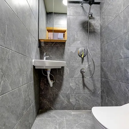 Brand New Apt, 2023 Design, Fast Internet 50mbps, Tv, Ac, Full White Goods, 300 M To Bosphorus, Near W *