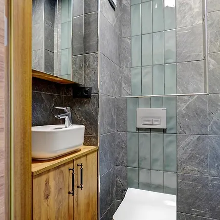 Brand New Apt, 2023 Design, Fast Internet 50mbps, Tv, Ac, Full White Goods, 300 M To Bosphorus, Near W